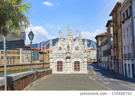 Church on river Arno 110480782