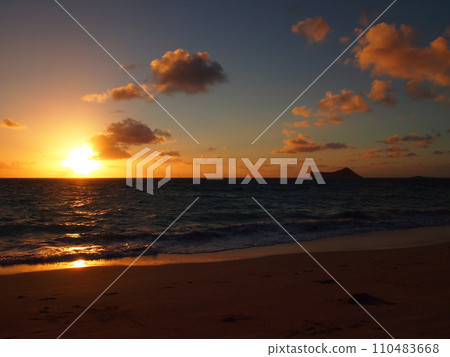 Sunrise on Waimanalo Beach on Oahu, Hawaii Sunrise on Waimanalo Beach on Oahu, Hawaii 110483668