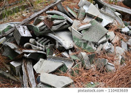 Rubble (also for earthquake and demolition work) 110483689