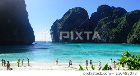 Maya Bay Beach Phi Phi Island in Krabi, Thailand 110485078