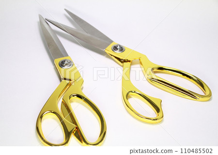 帶有金色手柄的織物切割剪刀 帶有金色手柄的織物切割剪刀 110485502