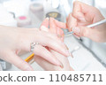 Nail salon_Liner brush_Designing nails using icing gel 3 110485711