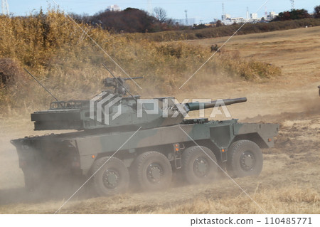 訓練中的機動戰車 110485771