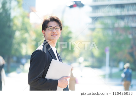 Business/Men 110486033