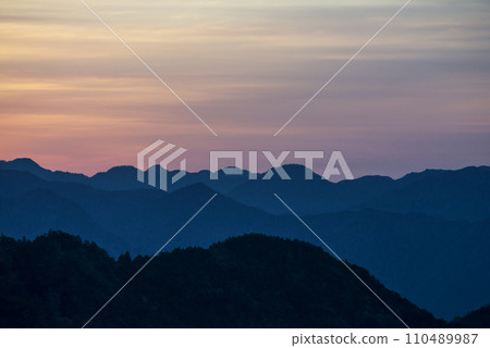 大峰奧道、大峰山、熊野古道、黎明的山脈、從吉野到熊野的道路、世界遺產紀伊山脈、日本三大修驗道 110489987