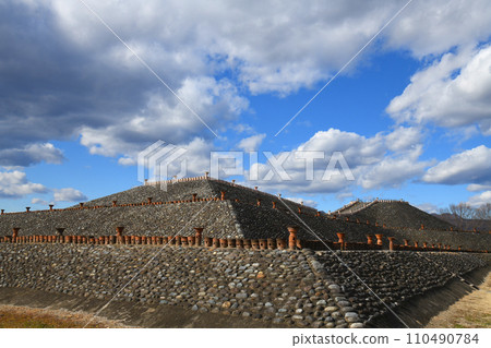 Yahatzuka Tumulus Takasaki City 110490784