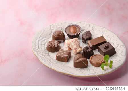 valentine chocolate valentine chocolate 110493814