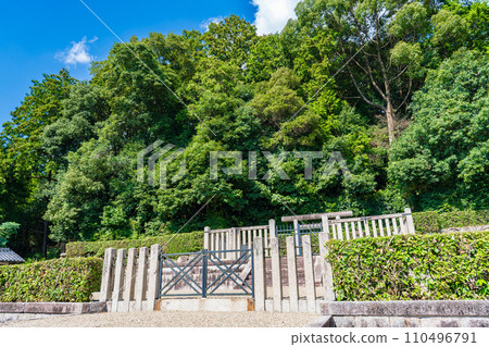 Nara City, Nara Prefecture, Emperor Genmei's 43rd Emperor Nahoyama Eastern Mausoleum 110496791