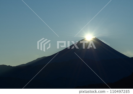 從富士川町高下眺望鑽石富士 110497285
