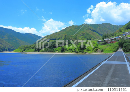Kochi Prefecture Shimanto River Submerged Bridge Scenery Kochi Prefecture Shimanto River Submerged Bridge Scenery 110511561