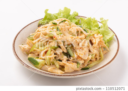 Spicy chicken fillet and cucumber (with chili sauce) 110512071