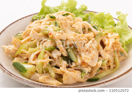 Spicy chicken fillet and cucumber (with chili sauce) 110512072