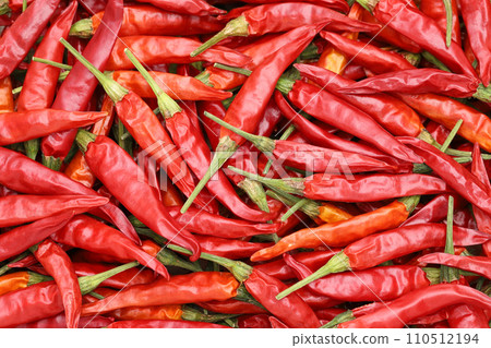  Red peppers 110512194