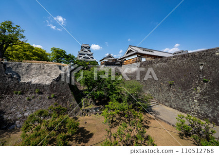 Kumamoto Prefecture/ Spring blue sky and Kumamoto Castle castle tower (Kumamoto Castle Ruins) Kumamoto Prefecture/ Spring blue sky and Kumamoto Castle castle tower (Kumamoto Castle Ruins) 110512768