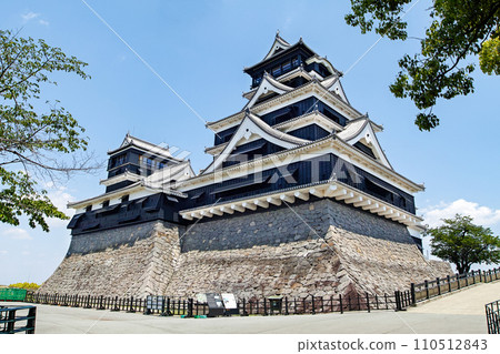 Kumamoto Prefecture/ Kumamoto Castle and castle tower with vivid greenery and blue sky (Kumamoto Castle ruins) Kumamoto Prefecture/ Kumamoto Castle and castle tower with vivid greenery and blue sky (Kumamoto Castle ruins) 110512843