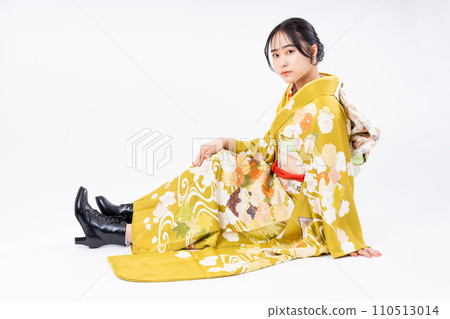 young woman in furisode 110513014
