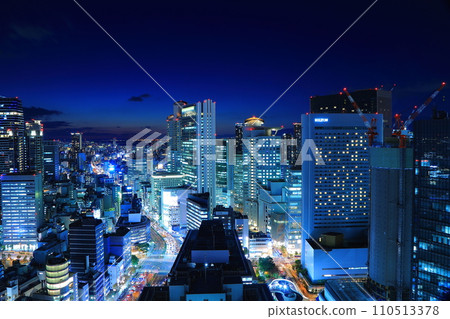 從大阪站第3大樓的夜景 110513378
