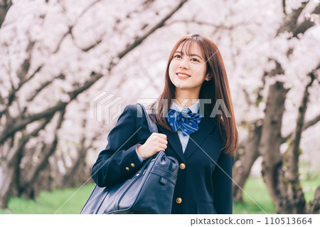 櫻花背景的高中生(女高中生) 櫻花背景的高中生(女高中生) 110513664