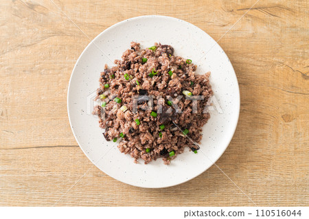Stir-fried Chinese Olives with Minced Pork 110516044