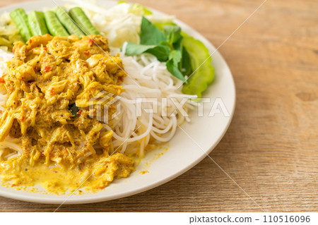 Thai Rice Noodles with Crab Curry and Variety Vegetables Thai Rice Noodles with Crab Curry and Variety Vegetables 110516096