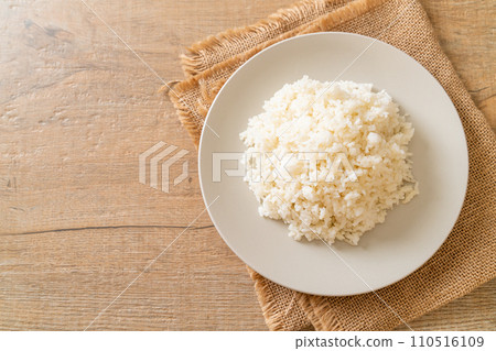 cooked rice on plate 110516109