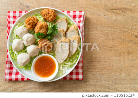 Boiled Fish Balls, Shrimp Balls and Chinese Fish Sausage Boiled Fish Balls, Shrimp Balls and Chinese Fish Sausage 110516124