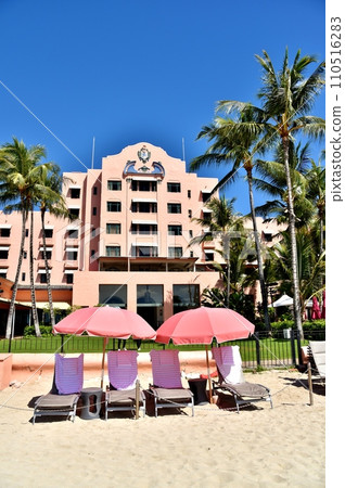 Royal Hawaiian Hotel 110516283