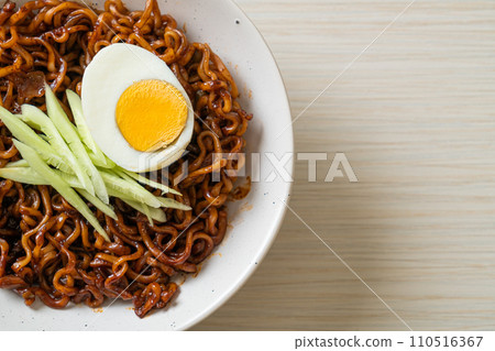 Korean Instant Noodle with Black Bean Sauce (Jajangmyeon or JJajangmyeon) 110516367