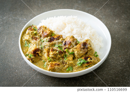 Afghani chicken in green curry or Hariyali tikka chicken hara masala with rice 110516699