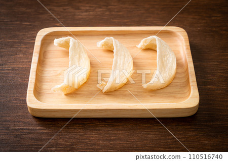 Fresh edible bird's nest or Swallow nest raw material cuisine expensive food for healthy 110516740