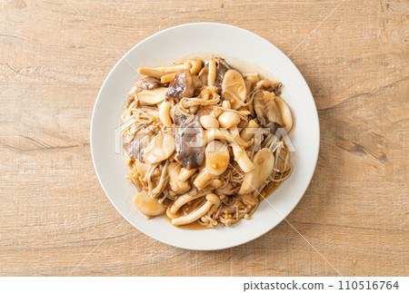 Stir fried mixed mushroom with oyster sauce Stir fried mixed mushroom with oyster sauce 110516764