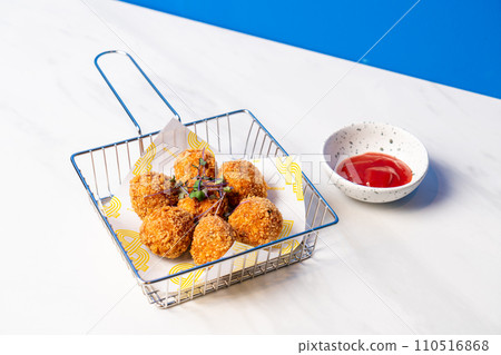 Fried Chicken Larb in Thai food style 110516868