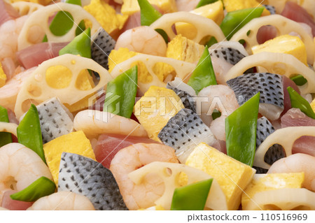 chirashi sushi  110516969