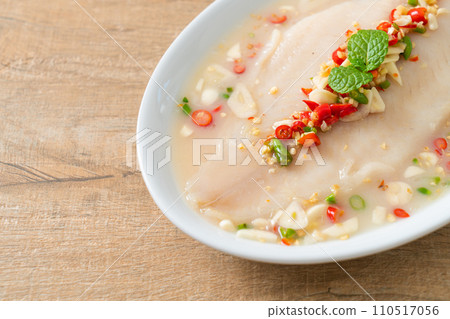 Steamed Fish in Spicy Lemon Sauce Steamed Fish in Spicy Lemon Sauce 110517056