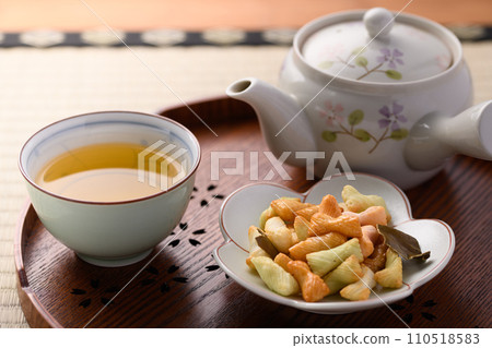 Hare and tea 110518583