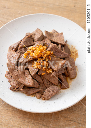 homemade stir-fried pork liver with garlic 110520143