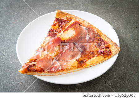 Pizza with prosciutto or parma ham pizza Pizza with prosciutto or parma ham pizza 110520305