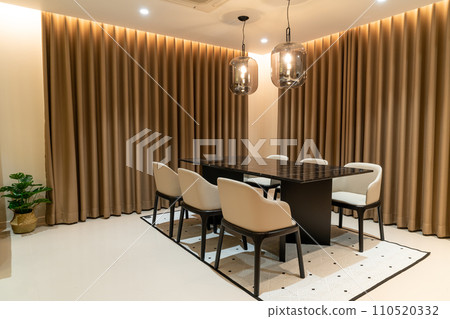empty dining table set and chair 110520332