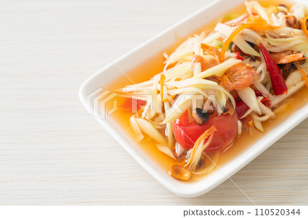 Som Tum - Spicy papaya salad 110520344