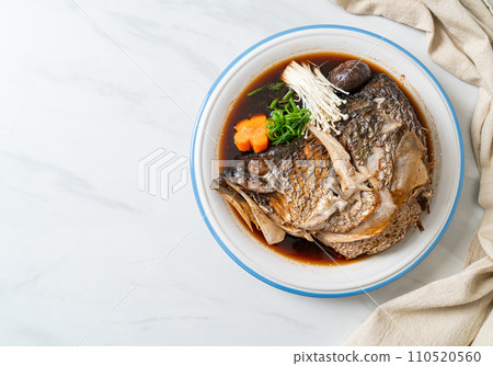Boiled Fish Head with Soy Sauce 110520560
