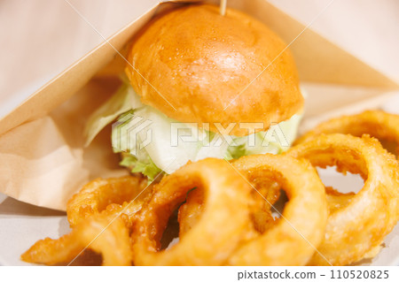 hamburger and onion rings 110520825