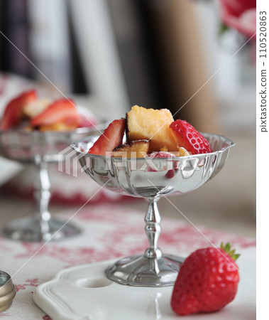 Strawberry chiffon cake Strawberry chiffon cake 110520863