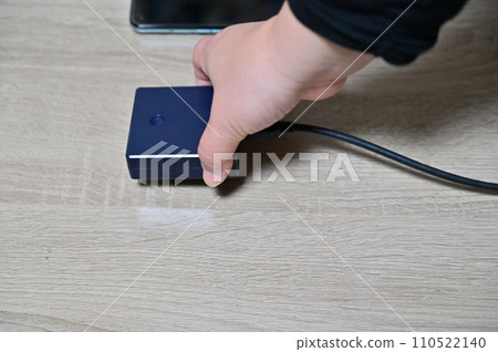 針對使用行動電池為智慧型手機充電的用戶的智慧型手機充電警告 針對使用行動電池為智慧型手機充電的用戶的智慧型手機充電警告 110522140