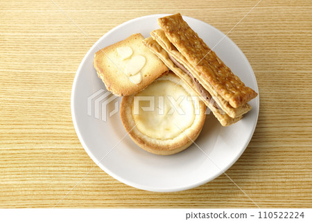 餅乾奶油三明治和起司餡餅 餅乾奶油三明治和起司餡餅 110522224