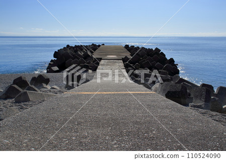 Nagahama Jetty along Katsurahama Hanakaido (Kochi City, Kochi Prefecture) 110524090