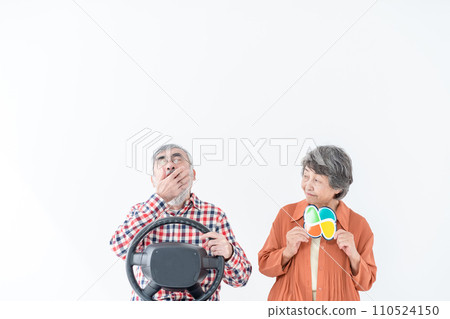 Yawning senior driver tired Yawning senior driver tired 110524150