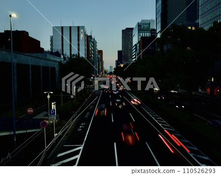 Urban road car flow 110526293
