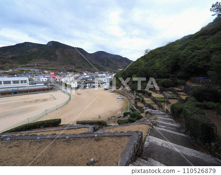 Tomioka Hachiman Shrine pier [Tonosho-cho, Shozu-gun, Kagawa Prefecture (Shodoshima)] 2 110526879