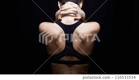 beautiful female back. beautiful fitness woman 110533534