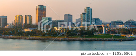 Aerial panoramic view of the Long Beach coastline, harbour, skyline and Marina in Long Beach with Palm Trees,. Beautiful Los Angeles. 110536801